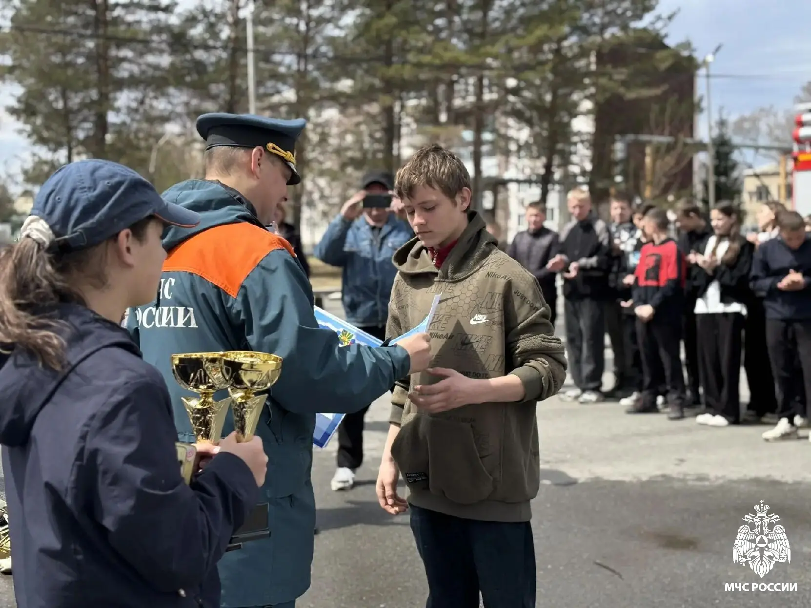 🧑‍🚒От эвакуации до тушения из пожарного рукава - всё по-взрослому  В преддверии детской оздоровитель
