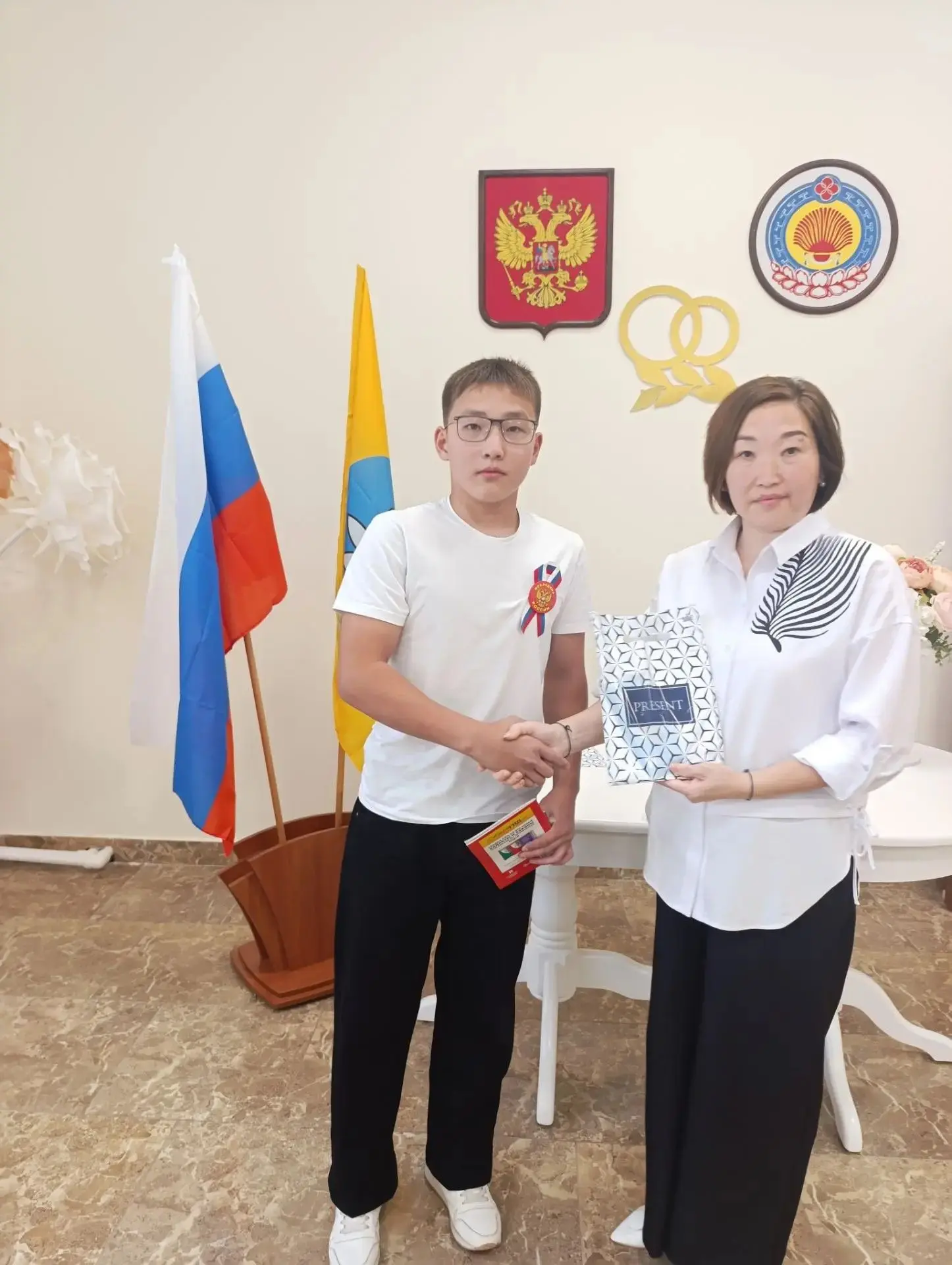Сегодня 20 августа 2026 года  ведущий специалист отдела ЗАГС Черноземельского района Уп...