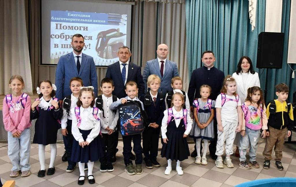 📆 В Лаишевском районе прошла ежегодная акция «Помоги собраться в школу»! 🌟🙏 В преддв...