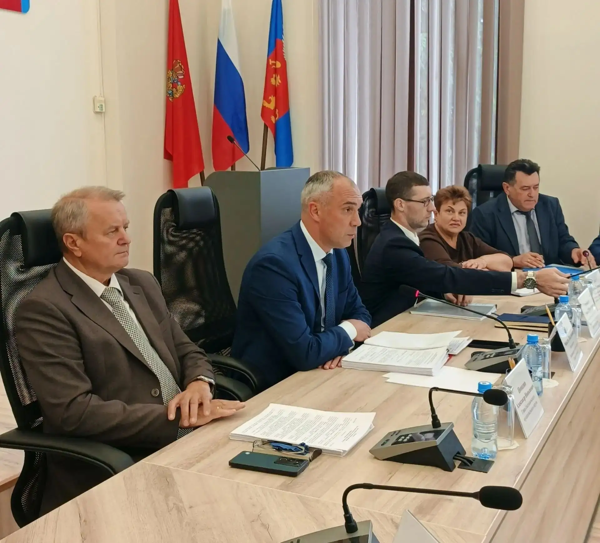 В Емельяновском округе состоялось очередное заседание Совета депутатов