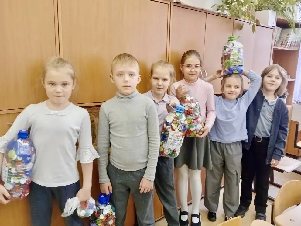 🌱 «Орлёнок – эколог»  ♻️ Во вторых классах прошло итоговое занятие «Орлёнок – эколог». Целый месяц р