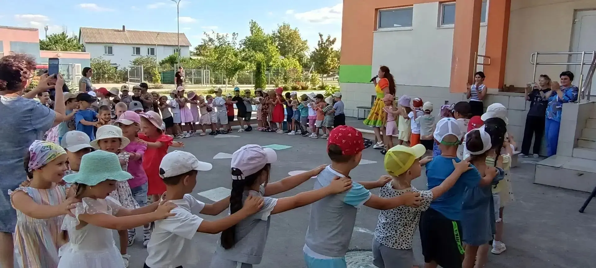 Сегодня в детском саду «Сказка» было шумно и весело! 🤗