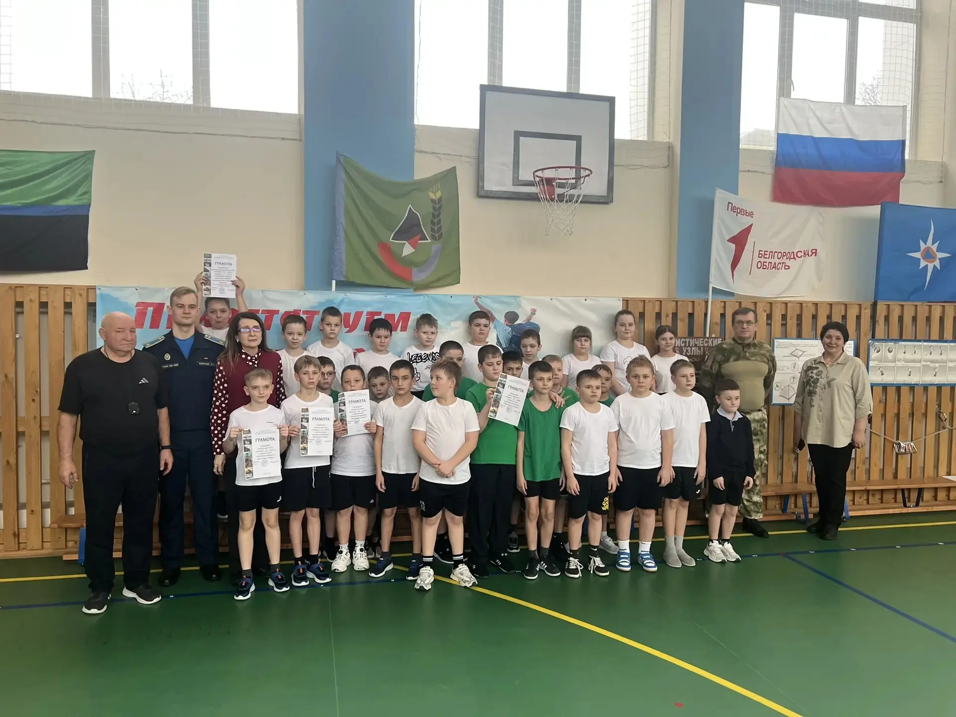 Сегодня в  Образовательном комплексе "Перспектива" прошли   спортивные состязания "Мальчишки,  вперё