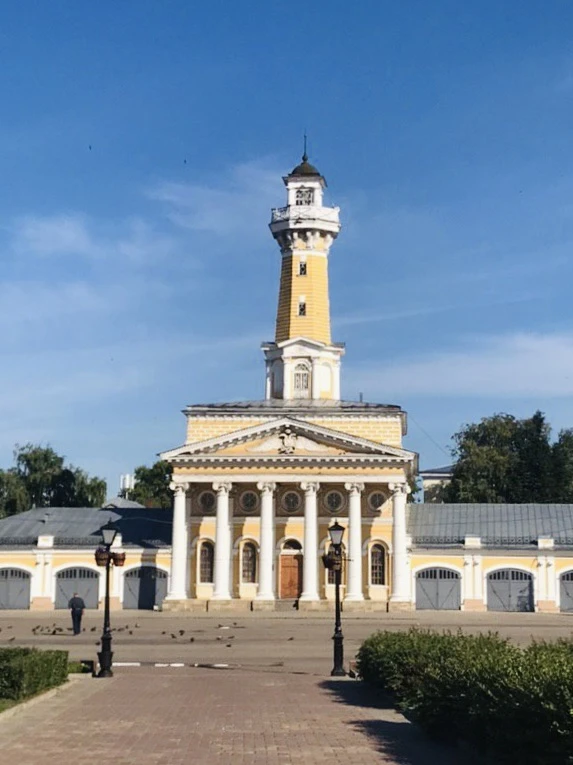 А это Кострома – город-веер, чьи улицы расходятся от Сусанинской площади с высокой пожарной каланчой