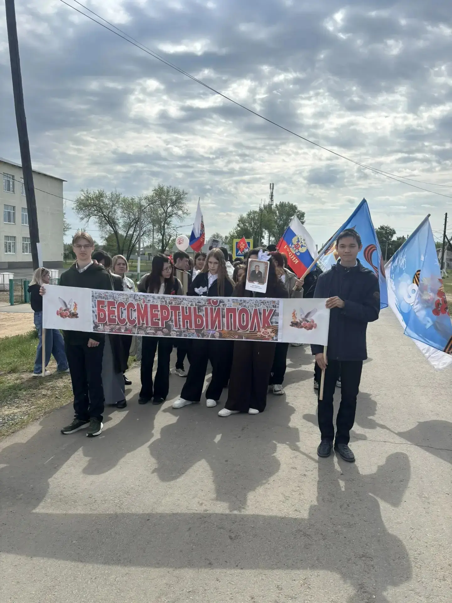 Сегодня, в преддверии Дня Победы наши воспитанники, их родители и сотрудники детского с...