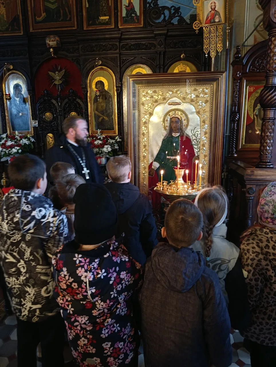 Дети, родители и педагоги подготовительной к школе группы "Радуга" ДО "Золотой петушок" продолжают з