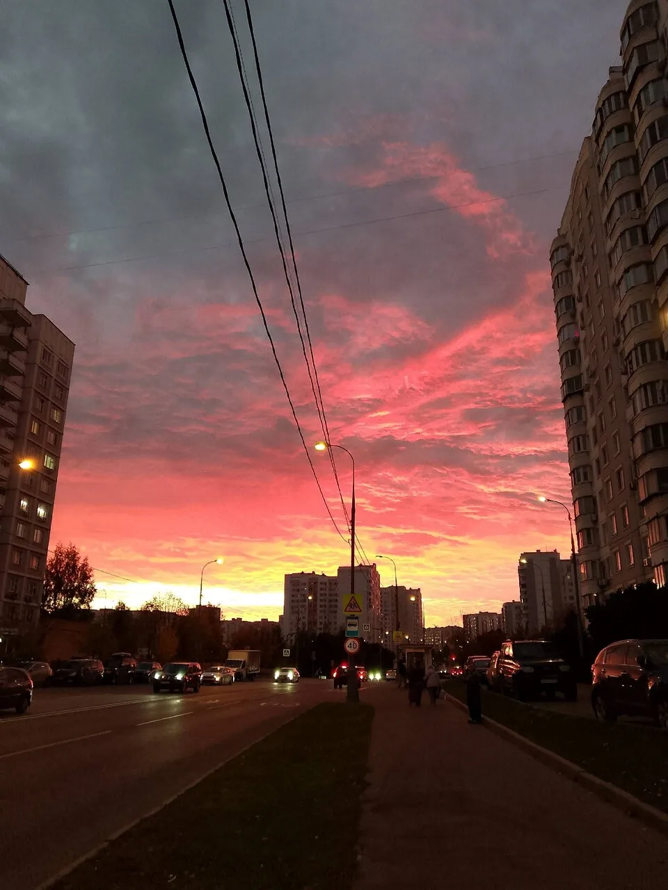 Пусть в наши окна смотрит беспечный розовый вечер 😍 Так вот о каких вечерах пелось в з...
