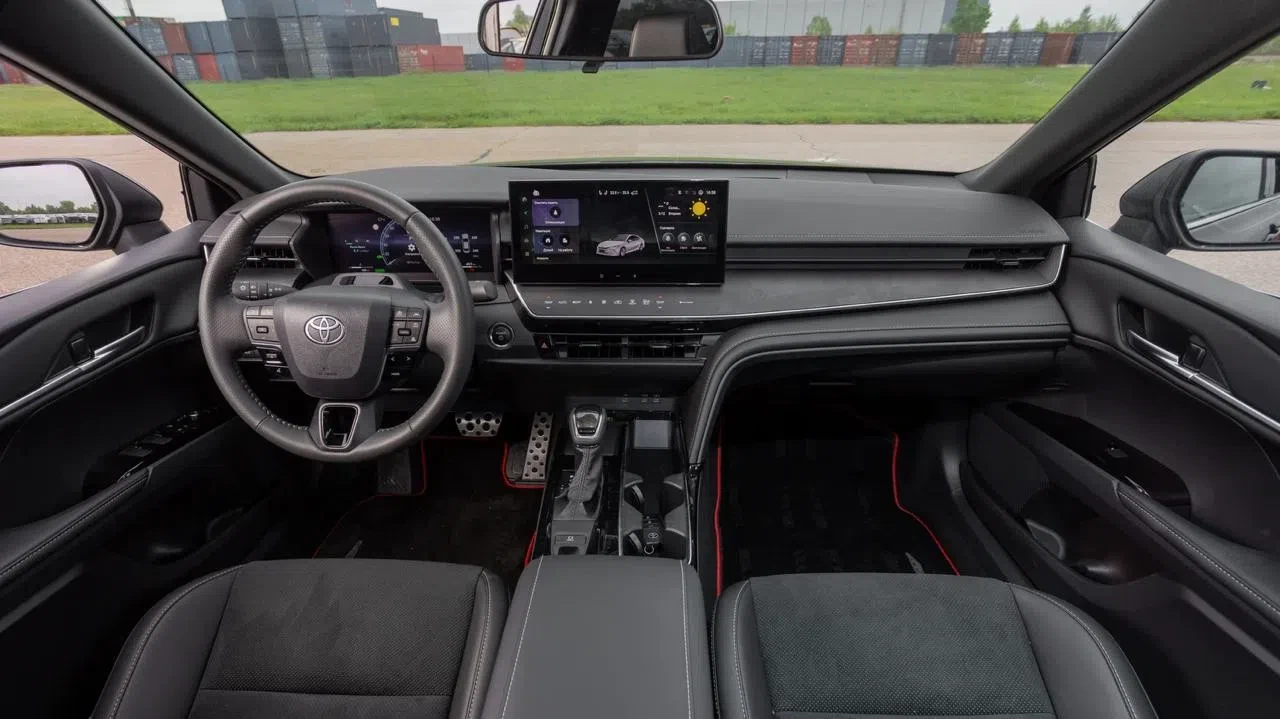 Toyota обновила интерьер Camry в Китае