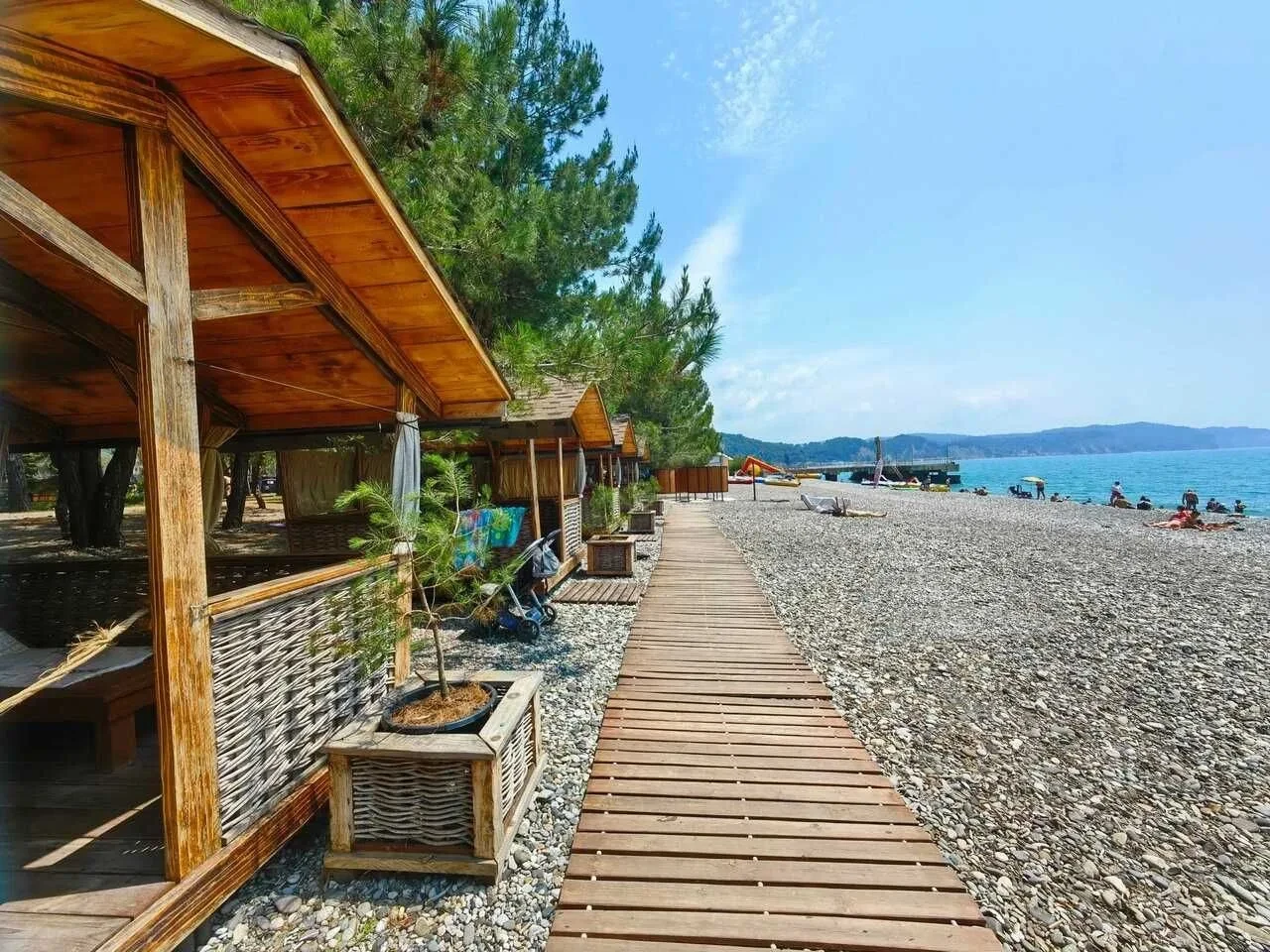 #ЛДЗАА ул. Рыбзаводская, 51  "АССИР" гостевой дом в 3 минутах от моря  🏖 пешком 3 минуты (250 м) пля