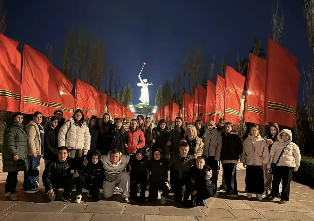Накануне Дня Победы группа учащихся нашей школы вместе с учителями отправилась в незабываемое путеше