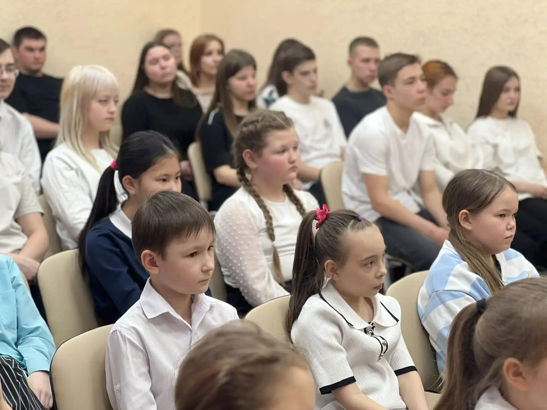"С музыкой по жизни"  🌟 Сегодня в нашей школе прошла замечательная Классная встреча с Костюченко Оль