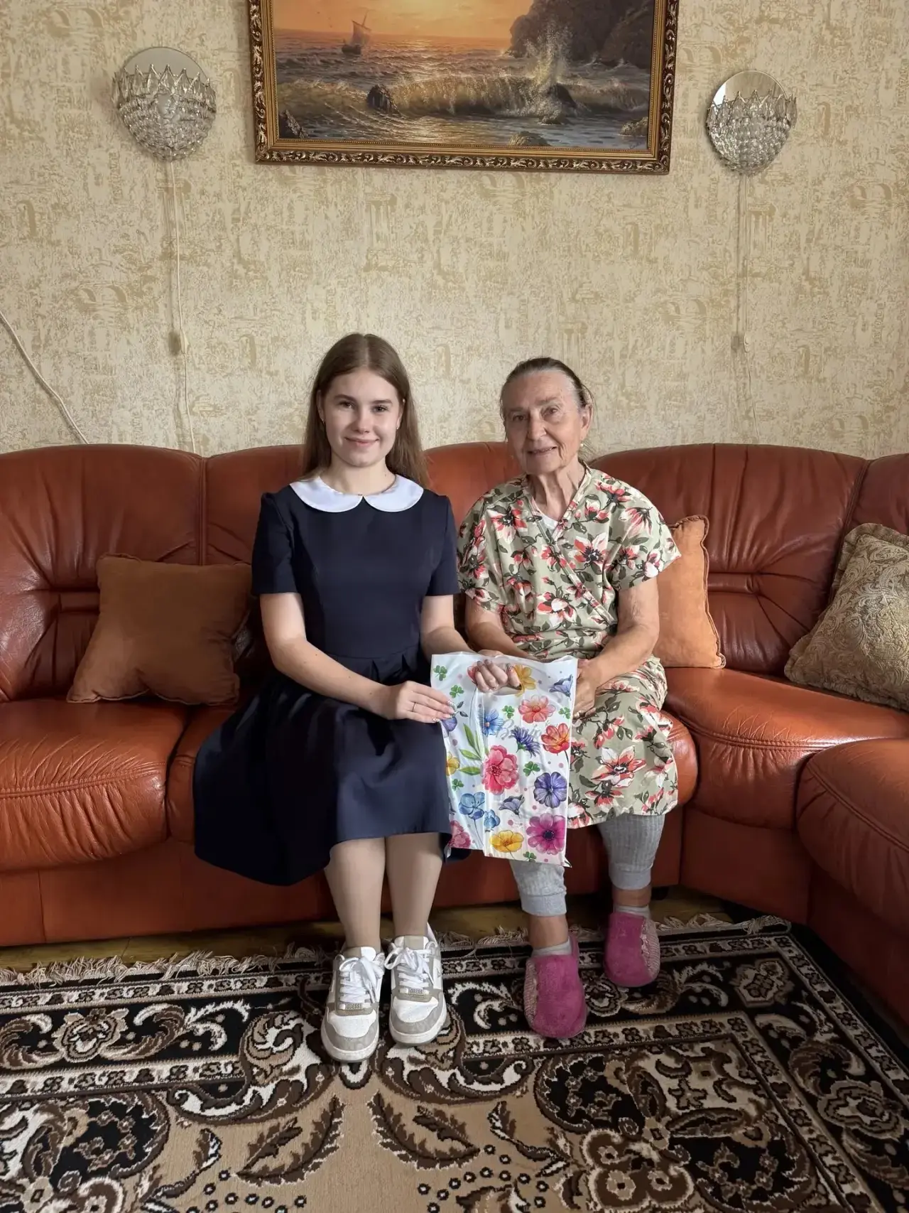 🎉 УЧАЩИЕСЯ ПОЗДРАВИЛИ ВЕТЕРАНОВ ПЕДАГОГИЧЕСКОГО ТРУДА! 🎉