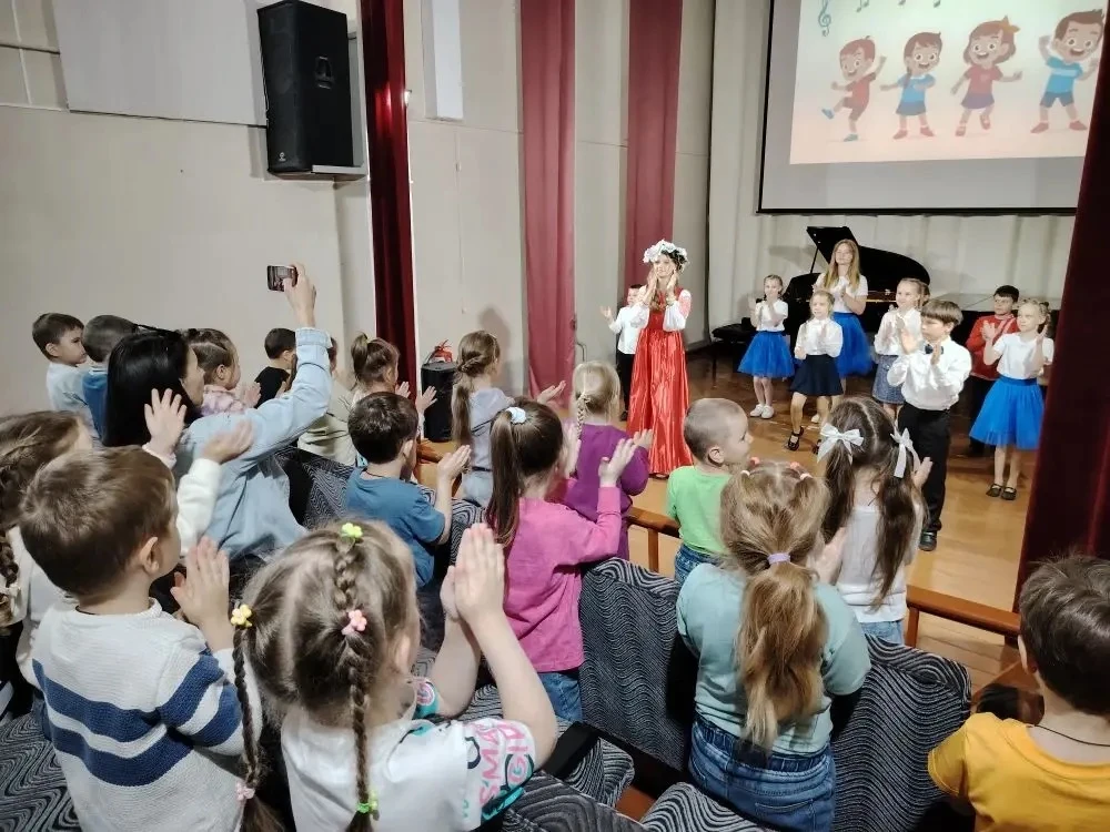 Сегодня воспитанники групп "Ягодка"🍓 и "Звёздочка"⭐ впервые  посетили Шиловоскую детск...