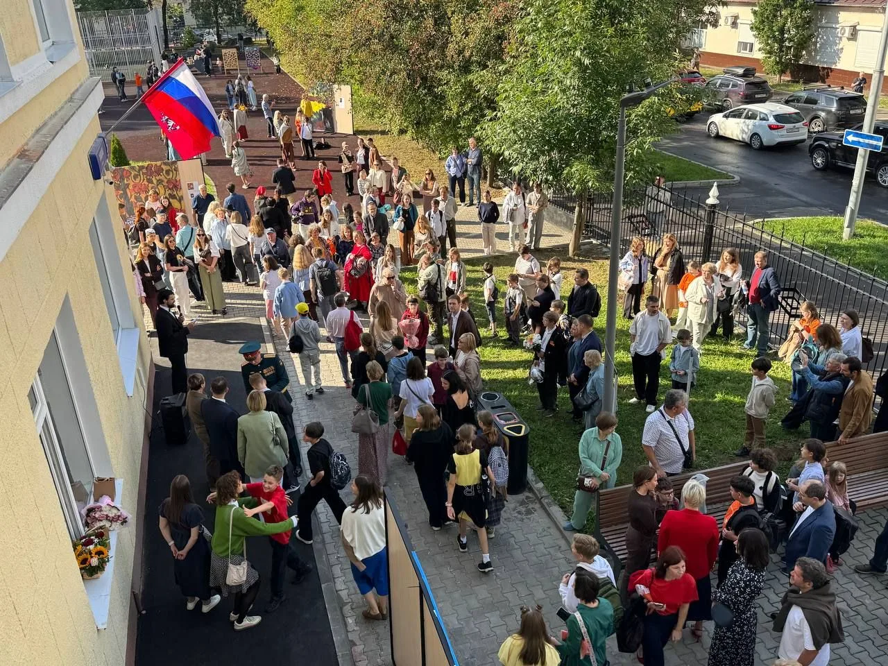 Авангардный праздник в новом здании