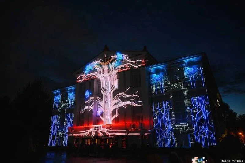 💡 Фестиваль света пройдет в Перми

С 28 по 30 августа фасады пяти городских площадок — Театра оперы