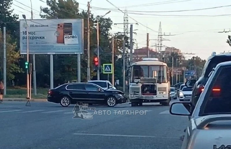 ДТП на ул. Дзержинского/Морозова