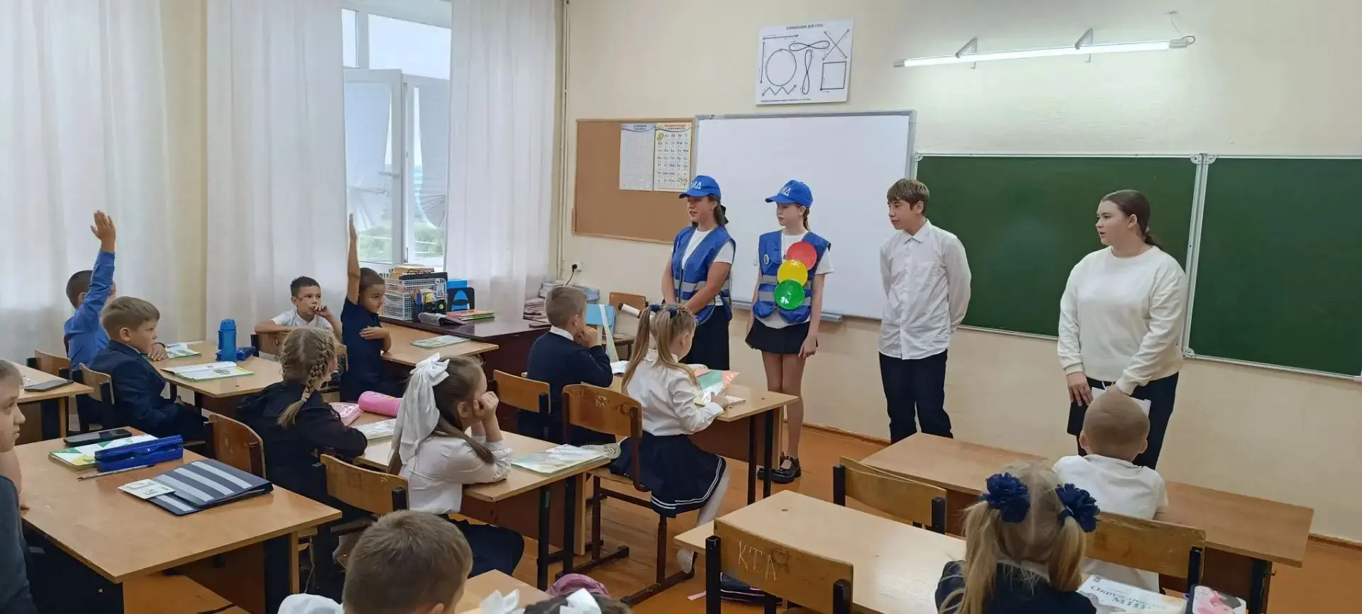 Акция «Засветись»: сделай ребёнка заметным на дороге!