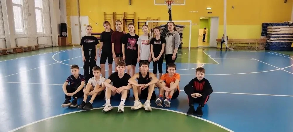 🏆 Президентские состязания: наш 6 «В» — на пьедестале! 🏆  23 и 24 марта ученики 6 «В» класса приняли