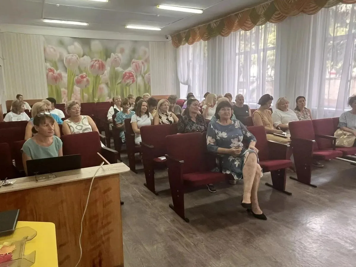 В преддверии нового учебного года в нашей школе состоялось традиционное августовское за...