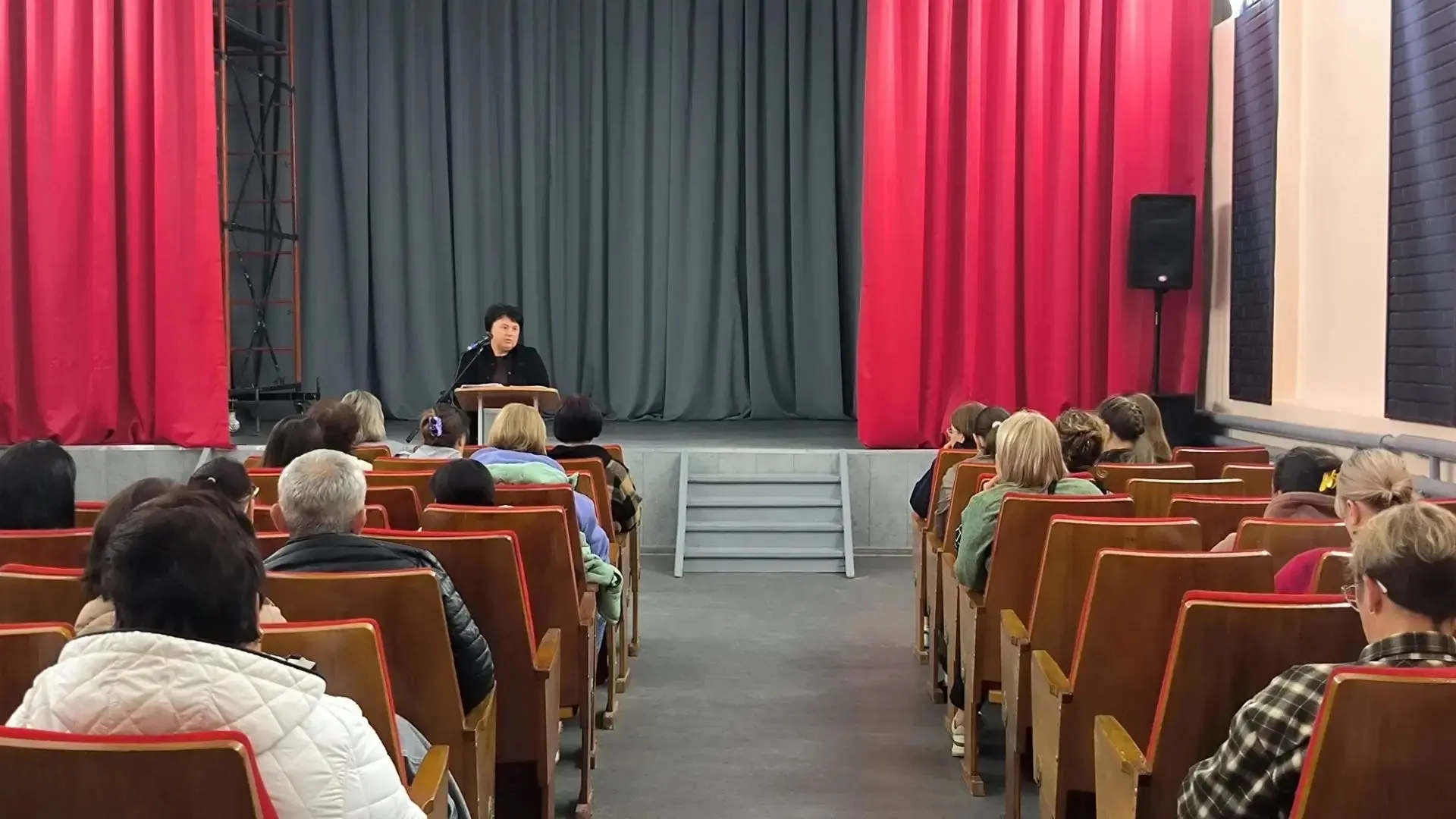 26 сентября в Лукояновском Губернском колледже прошло родительское собрание для 1–2 курсов