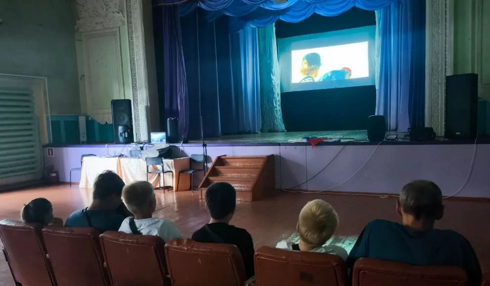 🎬🍿 Киносеанс в Доме культуры — время ярких впечатлений! ✨

В Доме культуры станицы Дмитриевской в 