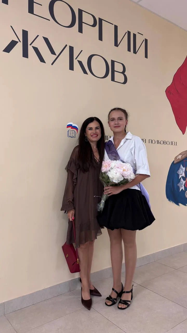 Кажется, только вчера я держала её за руку и вела в первый класс…