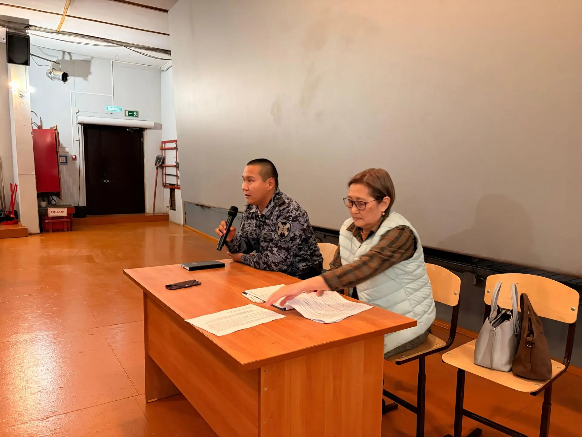 В Амгинском улусе прошёл инструктаж по антитеррористической безопасности для работников...