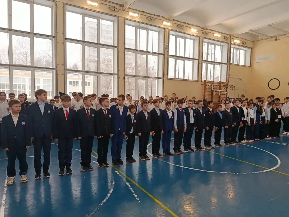 🪖 КОНКУРС-ФЕСТИВАЛЬ «СМОТР СТРОЯ И ПЕСНИ»  🪖  В преддверии Дня защитника Отечества в стенах школы тр