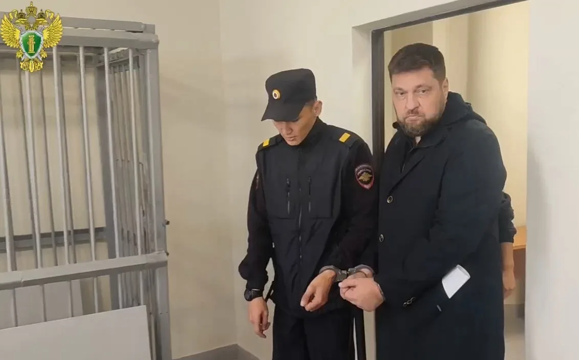 В Оренбурге за взятку тракторами взят под стражу бывший депутат Заксобрания региона