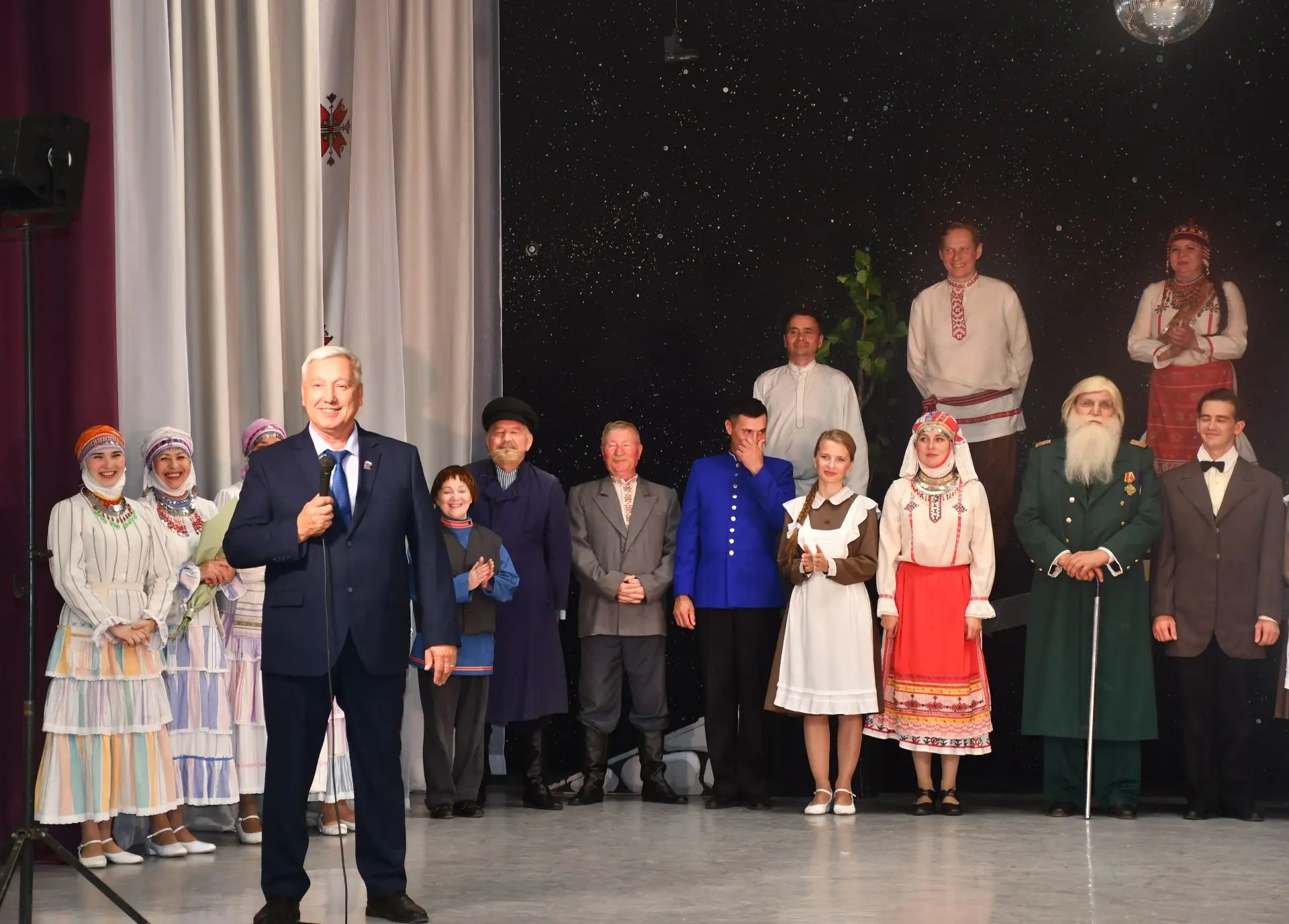 Вчерашний творческий вечер стал настоящим праздником искусства — спектакль «Вĕри юнлă ҫ...