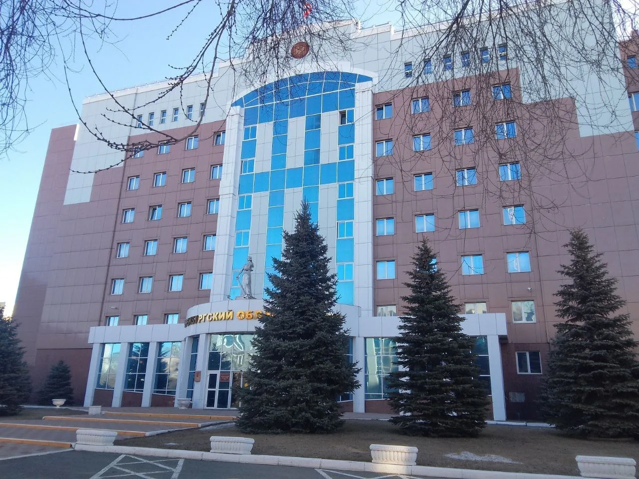 Суд оставил под арестом обвиняемого в хищении у вдовы участника СВО        

В Оренбургской области 