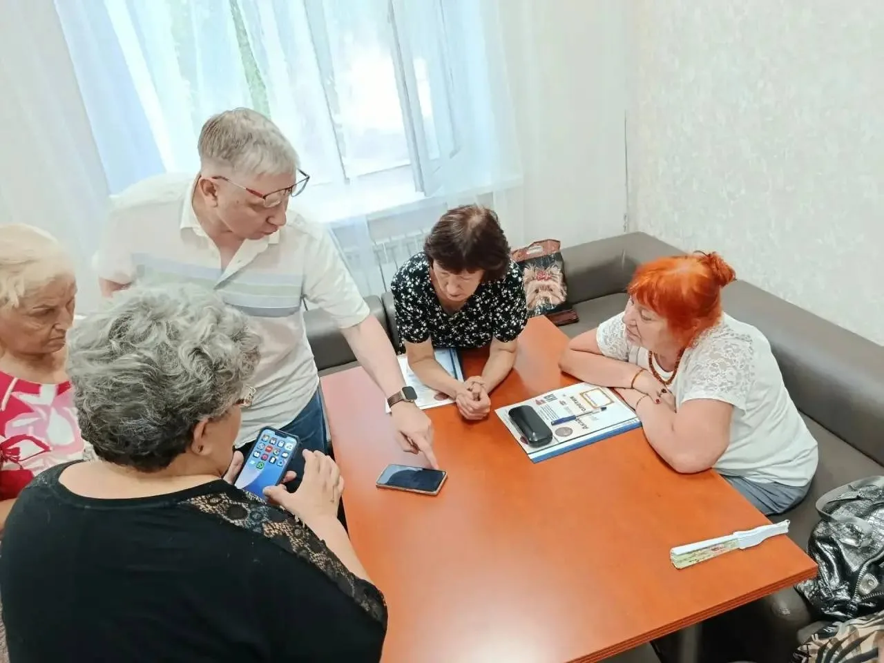 Российское общество «Знание» провело лекции для старшего поколения в Омской области и Ненецком автон