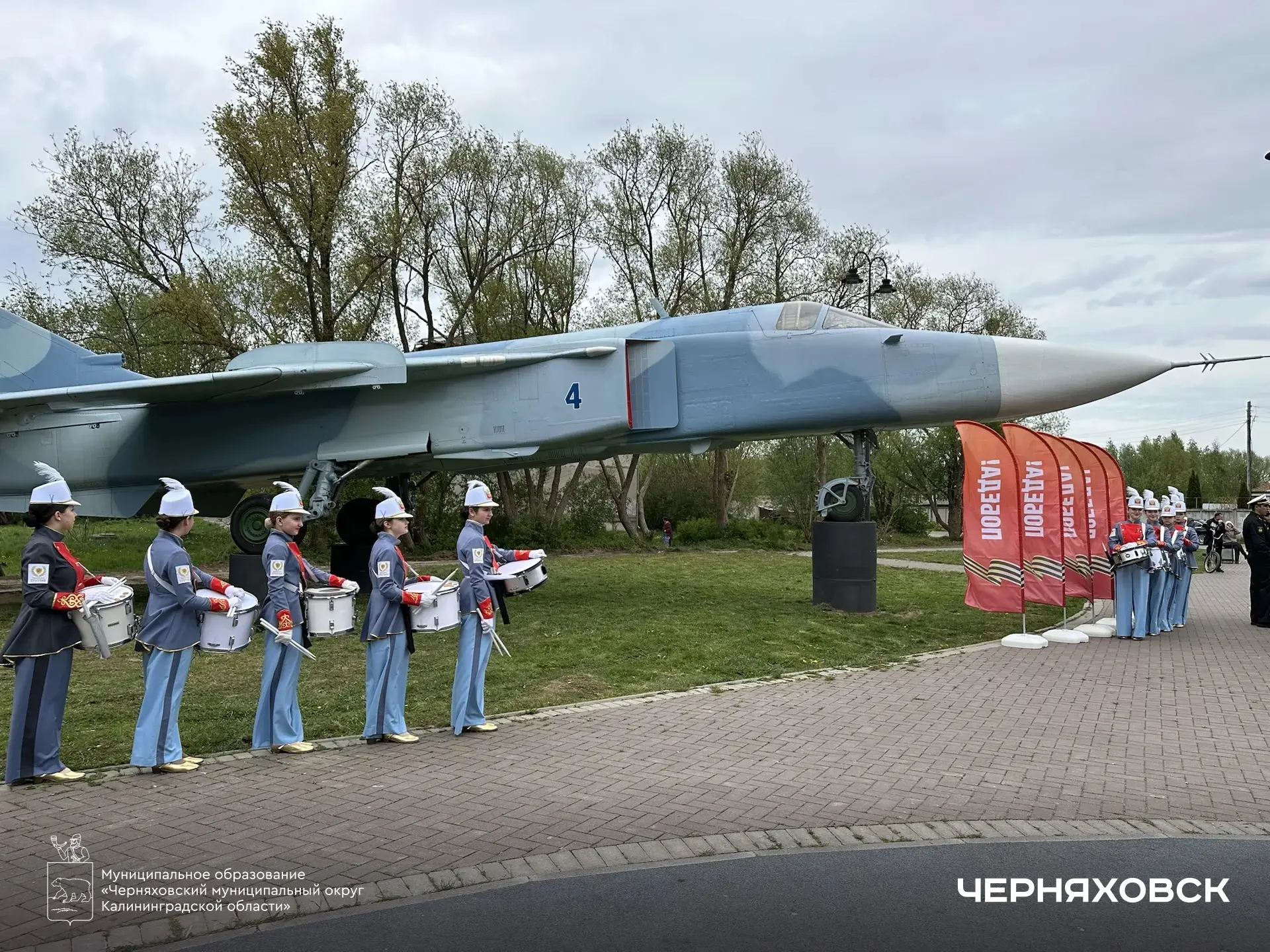 Проект жителей реализован: Виктор Вобликов сообщил об установке Су-24М на улице Победы  «Сегодня в п