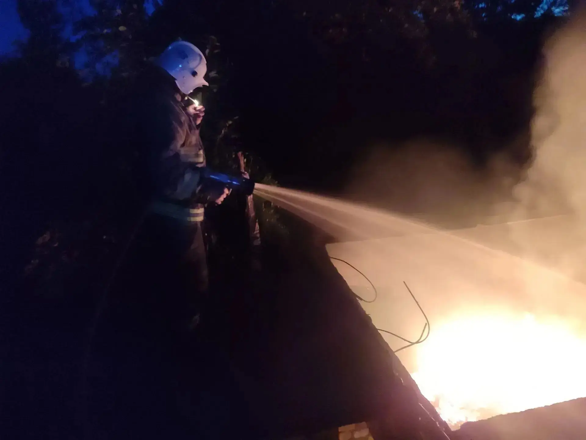 🔥 Пряжинские пожарные ликвидировали пожар на открытой территории

📞 28 июля в 23:58 по системе-112