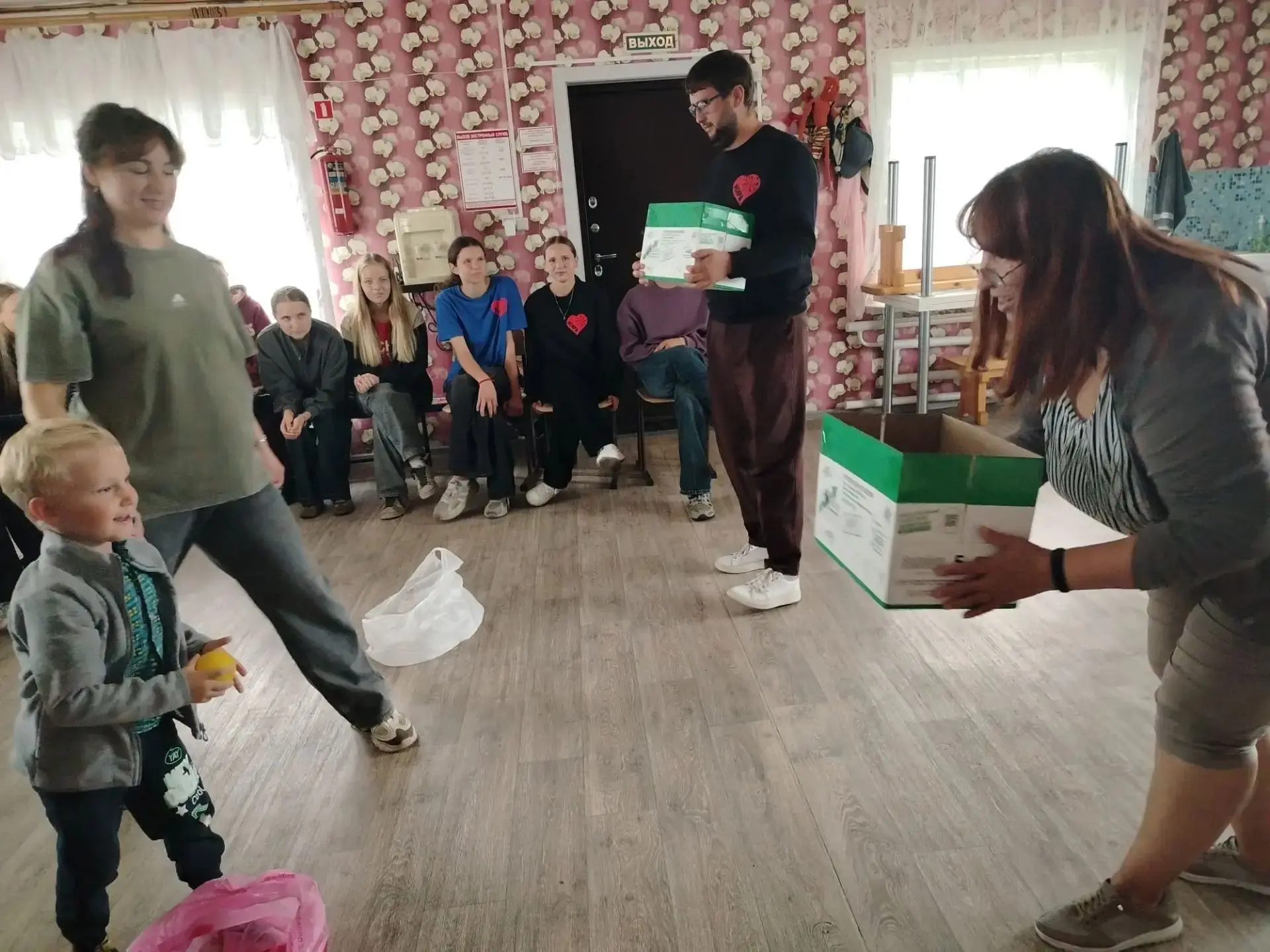 В рамках краевой акции "Соберём детей в школу" для детей, посещающих филиал по Кулундин...