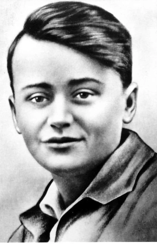 Сегодня исполняется 100 лет со дня рождения Олега Кошевого - члена штаба подпольной орг...