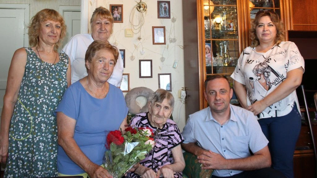 Любовь Ивановну Рябухину поздравили с 90‑летием.