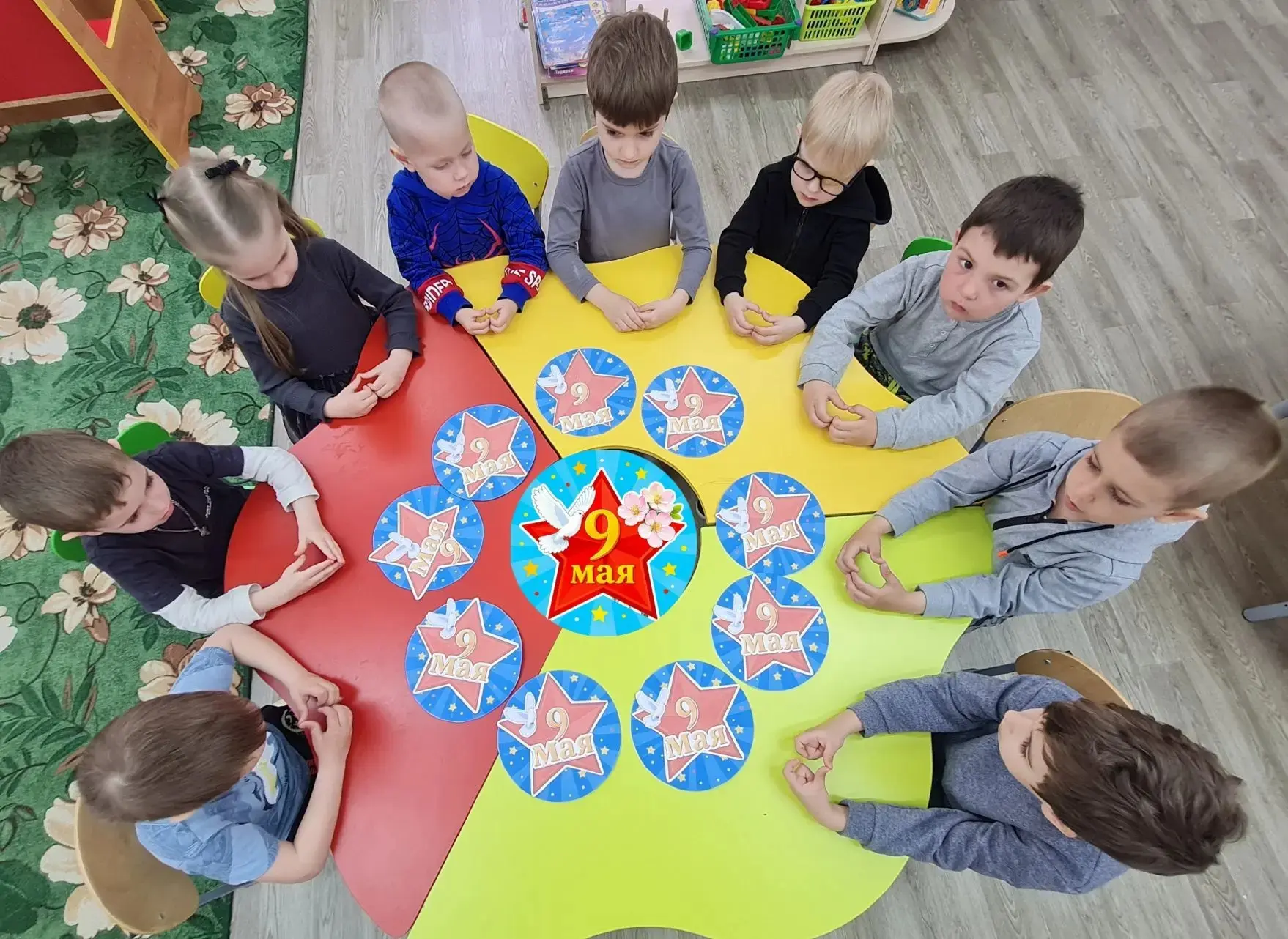 🎨 Аппликация ко Дню Победы: творчество и память