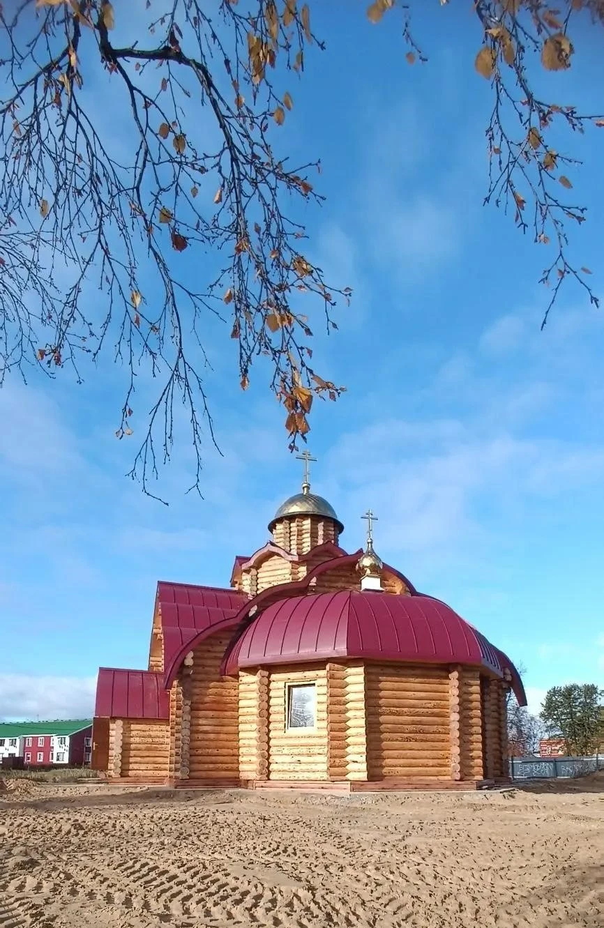 На выездном совещании на площадке строящегося храма в посёлке Искателей состоялось обсу...