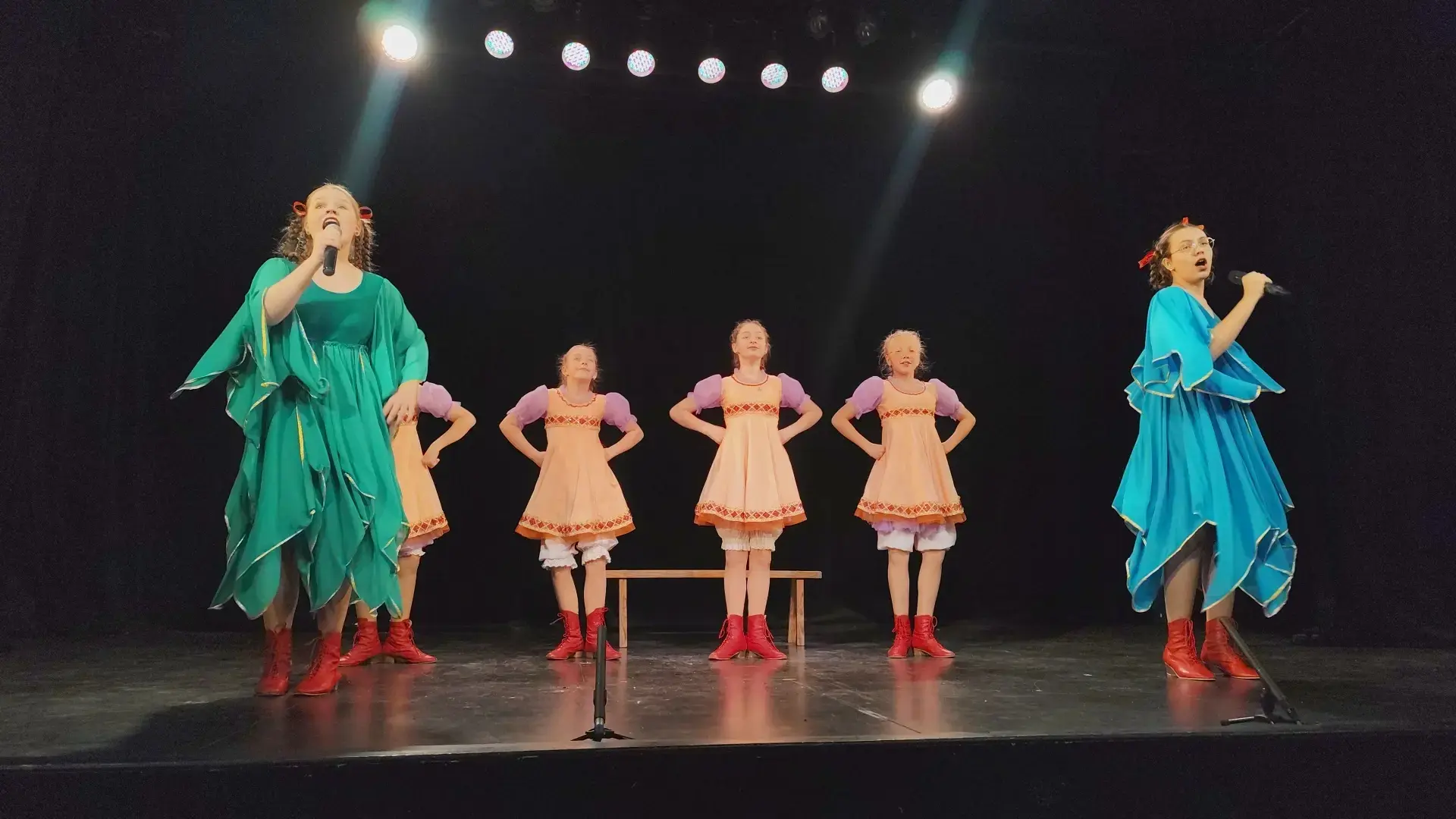 🎭 Блестящая победа театра «Златоцвет» на фестивале имени Ф. Г. Раневской!  🎤✨14 апреля детский музык