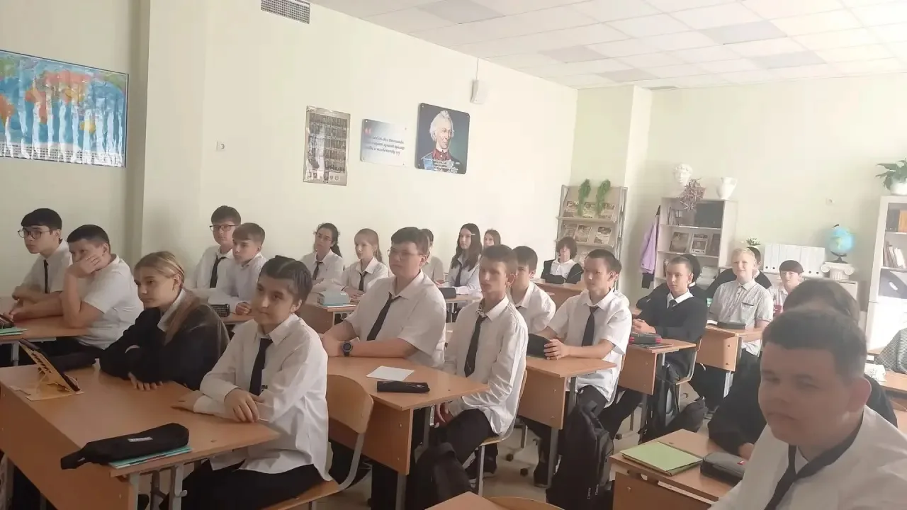 🇷🇺 «Разговоры о важном»: знакомимся с героями нашей истории! 🇷🇺