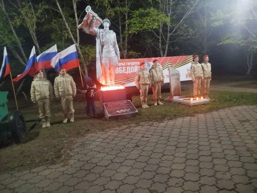 Накануне Дня Победы юнармейцы отряда"Хасанец" МБОУ СОШ пгт Хасан имени Героя Советского...
