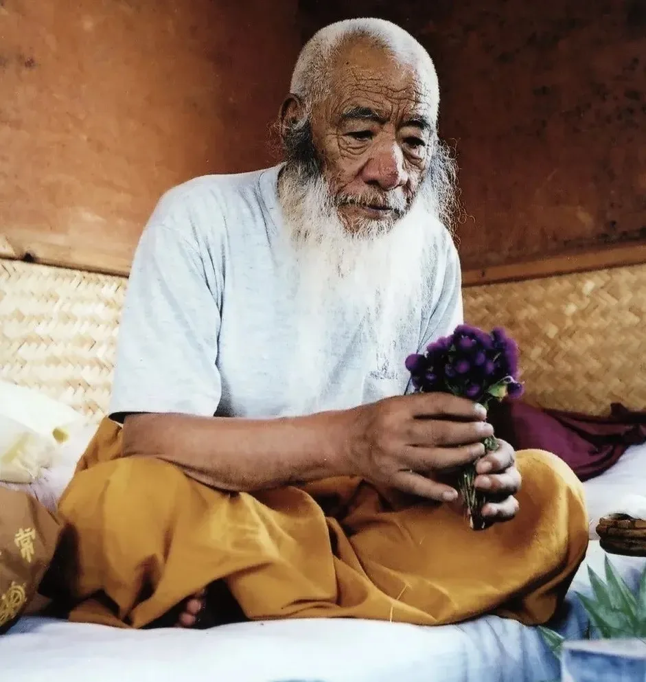 ⚡️На Тибете скончался 142-летний монах, который придумал лекарство от РАКА