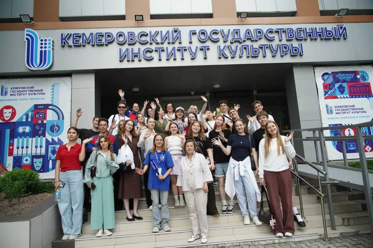 📸 Пресс‑тур по вузам региона: расширяем горизонты!

Студентки техникума Иглова Дарья и Спиридонова 