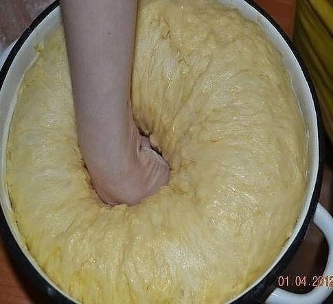 Тесто для вкусного пасхального кулича в духовке  Готовим пасхальный стол. Светлого Вам воскресенья!🥮