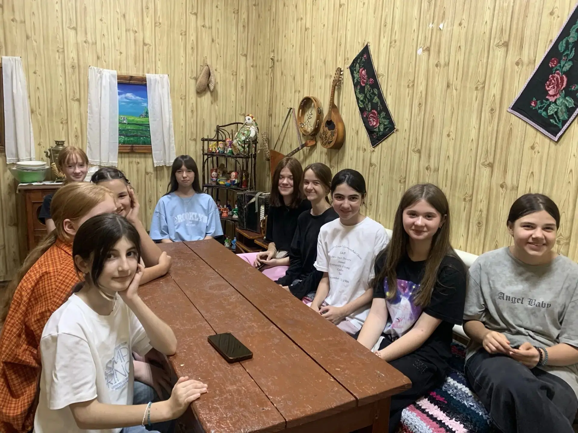 В Доме культуры посёлка Затеречный в музее «Русская изба» состоялась экскурсия «День на...