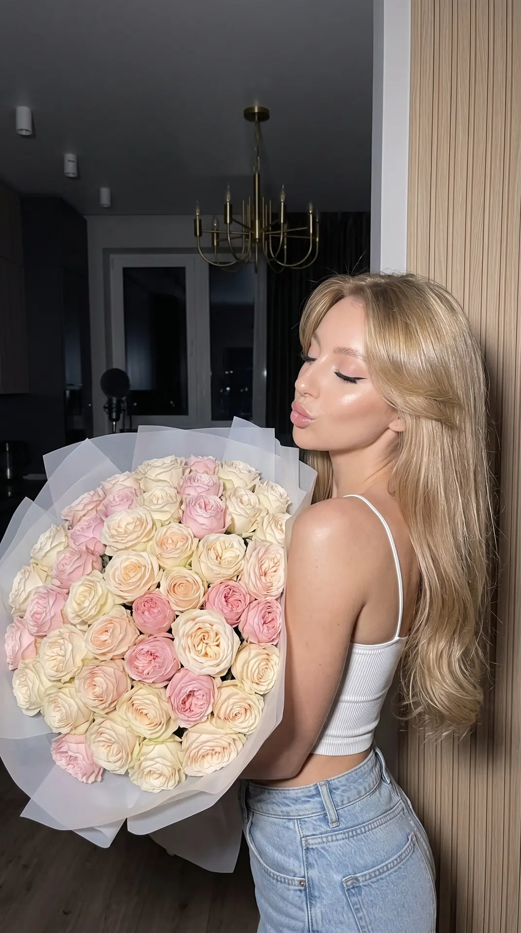 С шикарным букетом нежных роз 💖💖💖