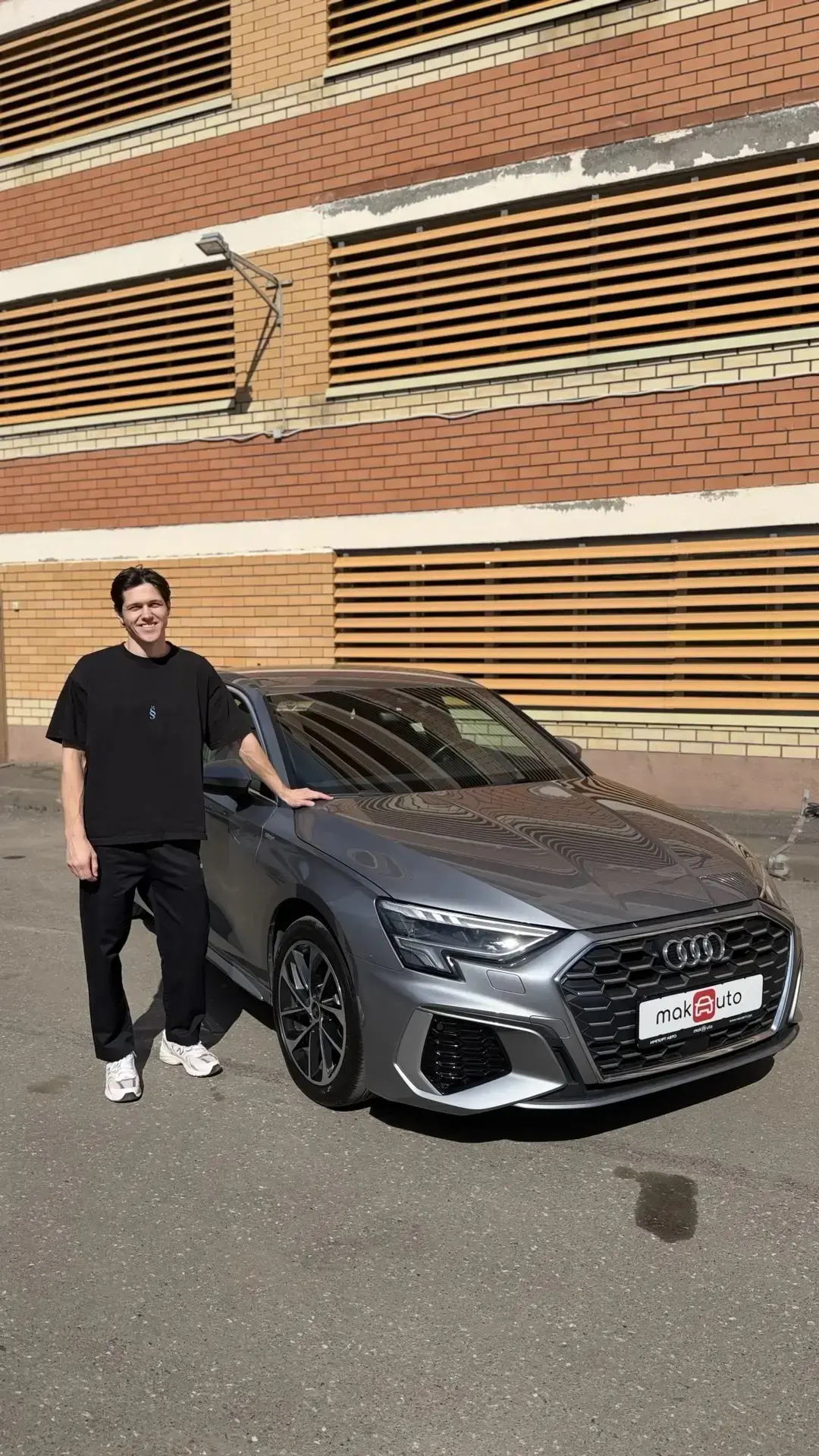 🎉 Вручили клиенту новую Audi A3L!