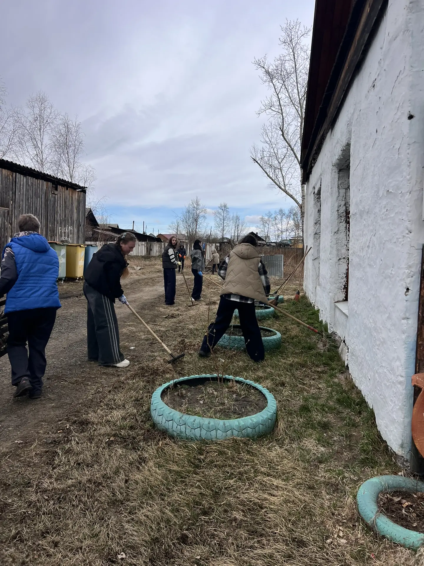 Очень здорово, что вы приняли участие в субботнике наши ребята и помогли обществу инвал...