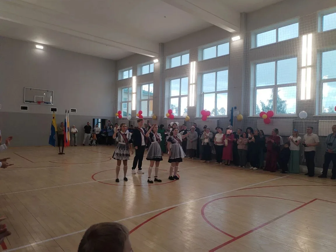 🎉🔔 Сегодня в нашей школе прозвенел Последний звонок! 🔔🎉